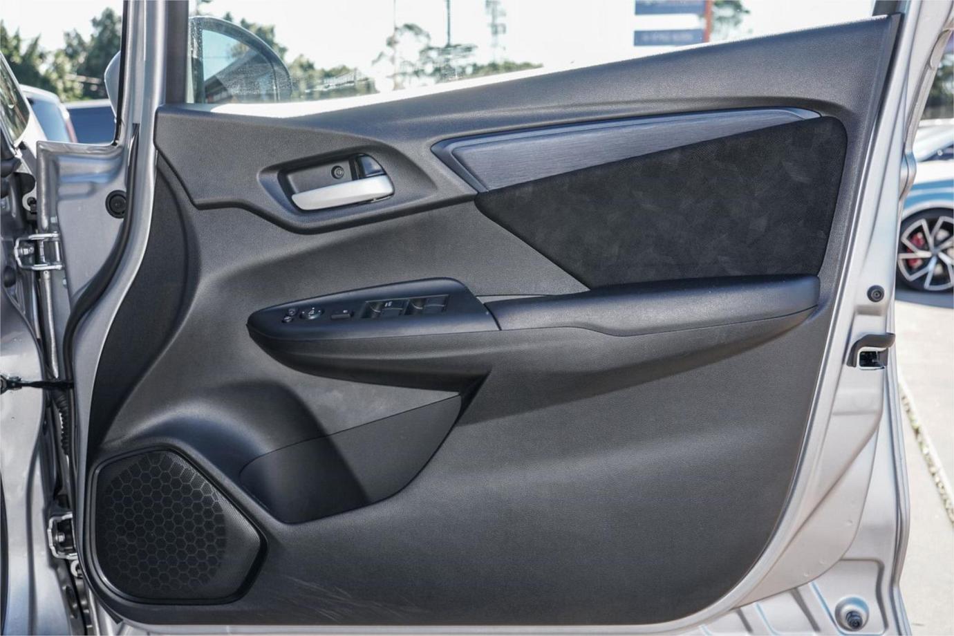 2019 Honda Shuttle X Sensing (hybrid) Exterior 22