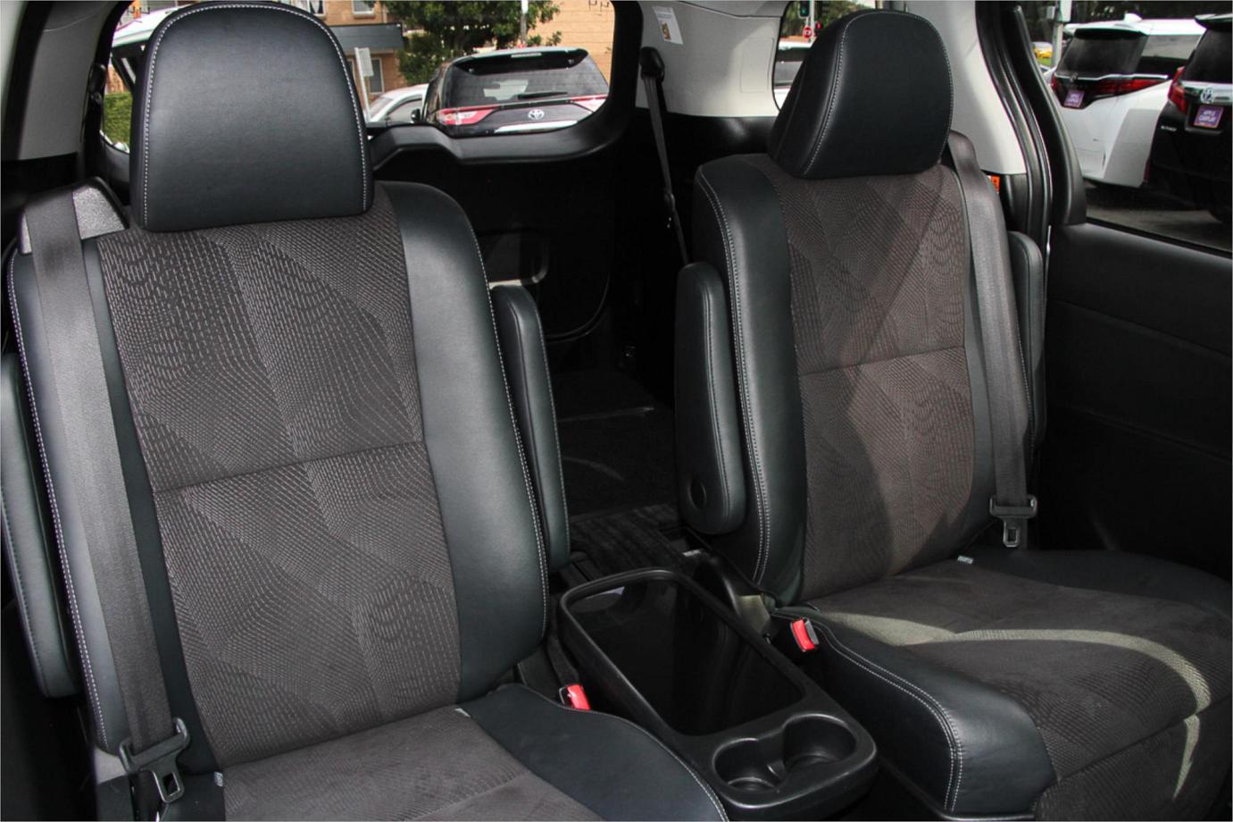 2015 Toyota Estima Aeras Premium (hybrid) Exterior 2