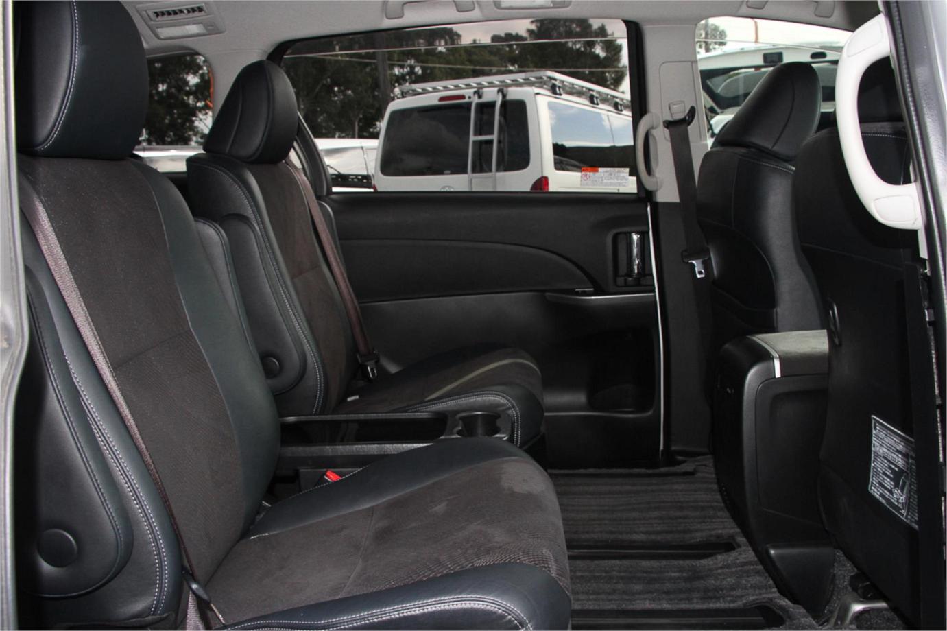 2015 Toyota Estima Aeras Premium (hybrid) Exterior 25