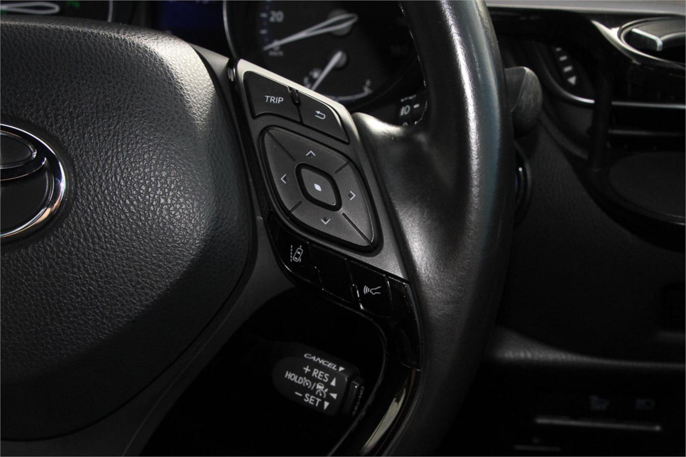 2018 TOYOTA C-HR G TWO TONE (HYBRID) Exterior 7