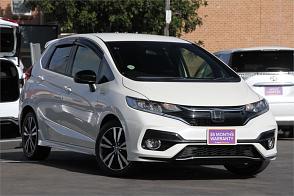 2017 Honda Fit S-package (hybrid)
