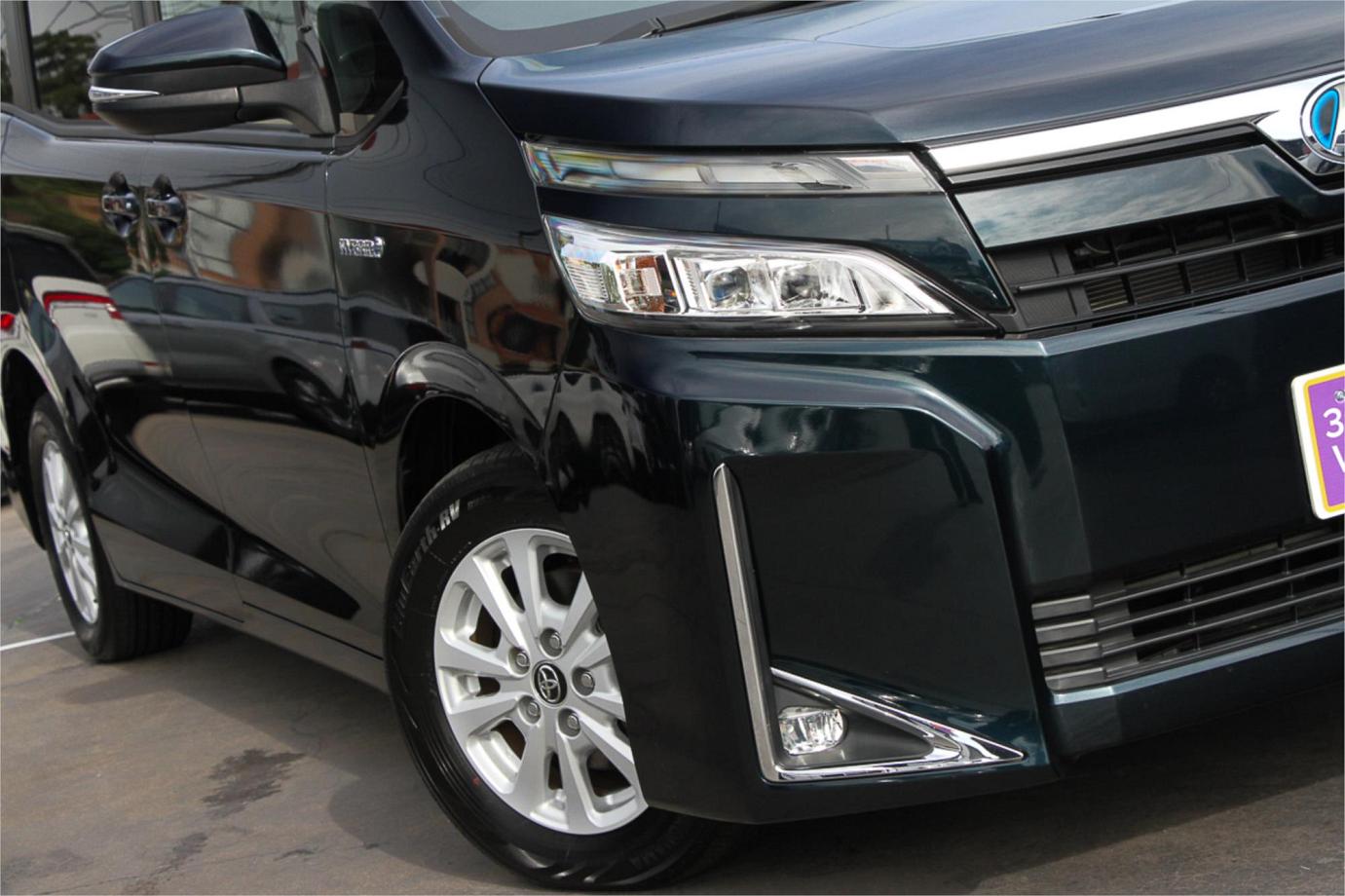 2018 Toyota Voxy Hybrid V Exterior 12