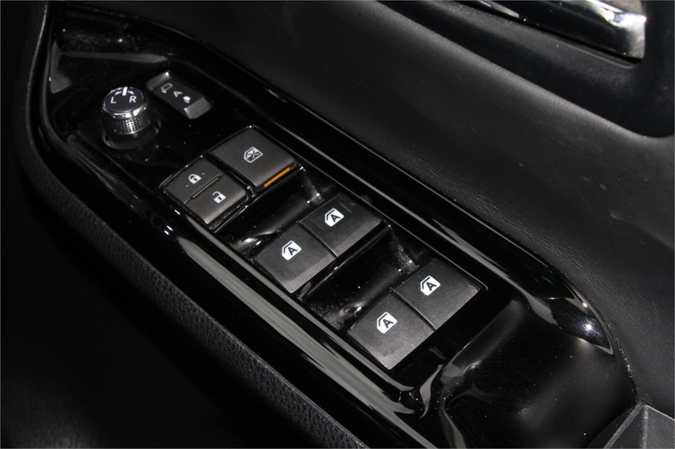 2018 Toyota Voxy Hybrid V Exterior 14