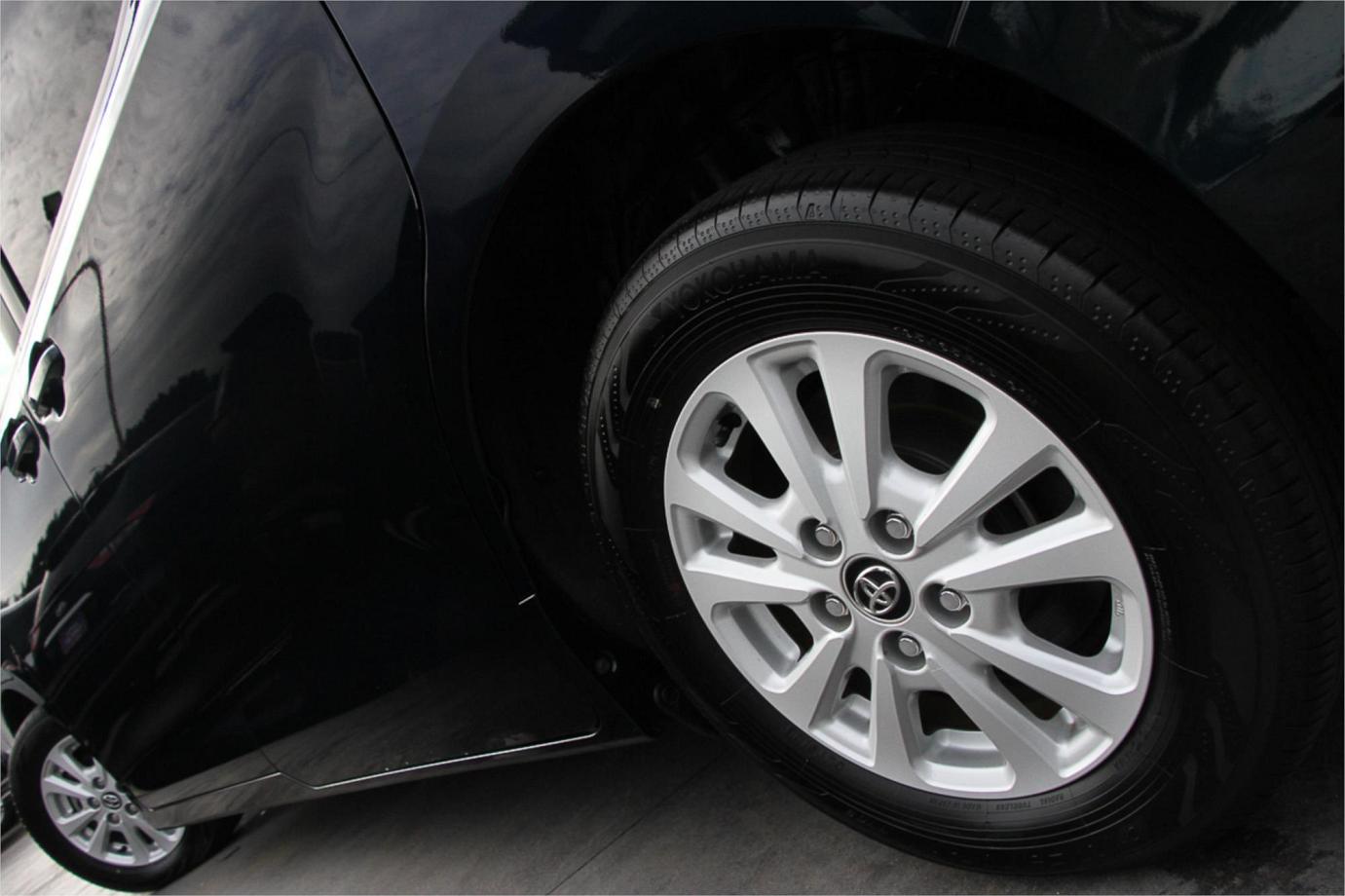 2018 Toyota Voxy Hybrid V Exterior 23