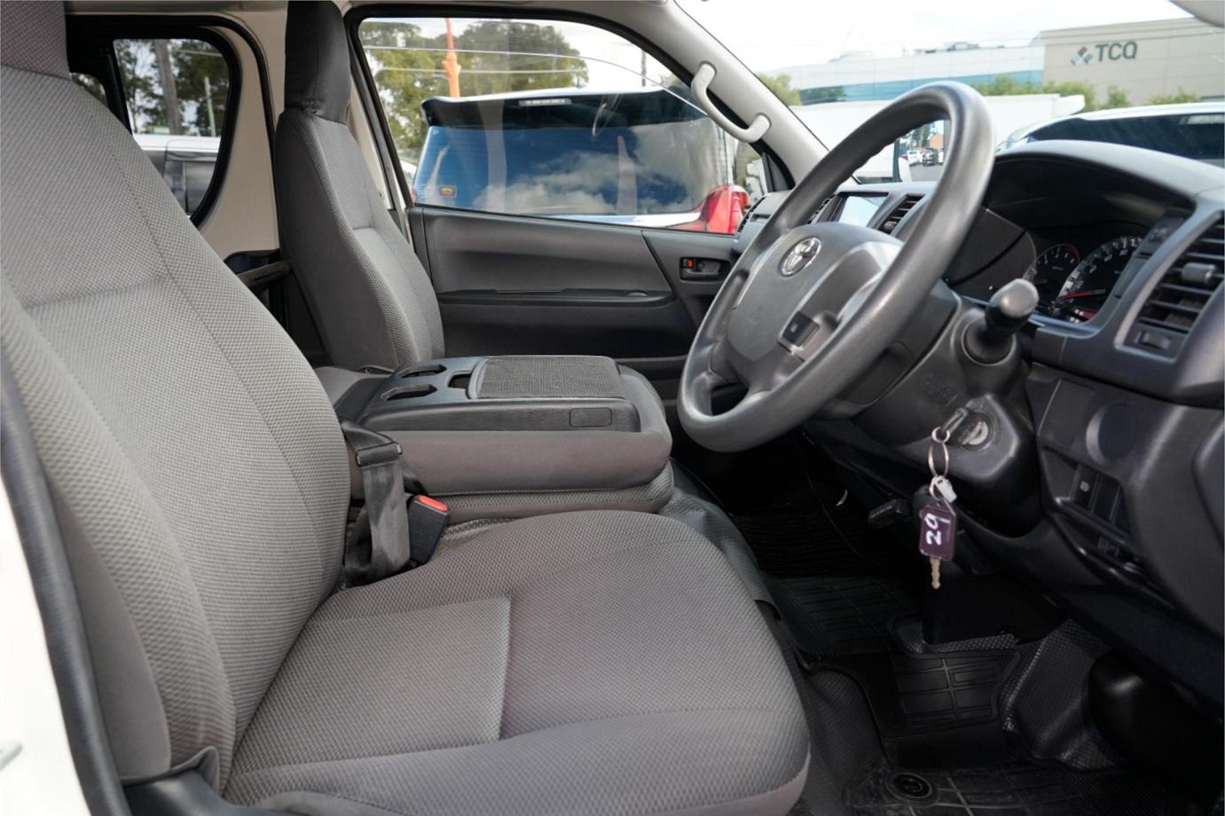 2020 Toyota Hiace Dx (camper Kit) Exterior 30