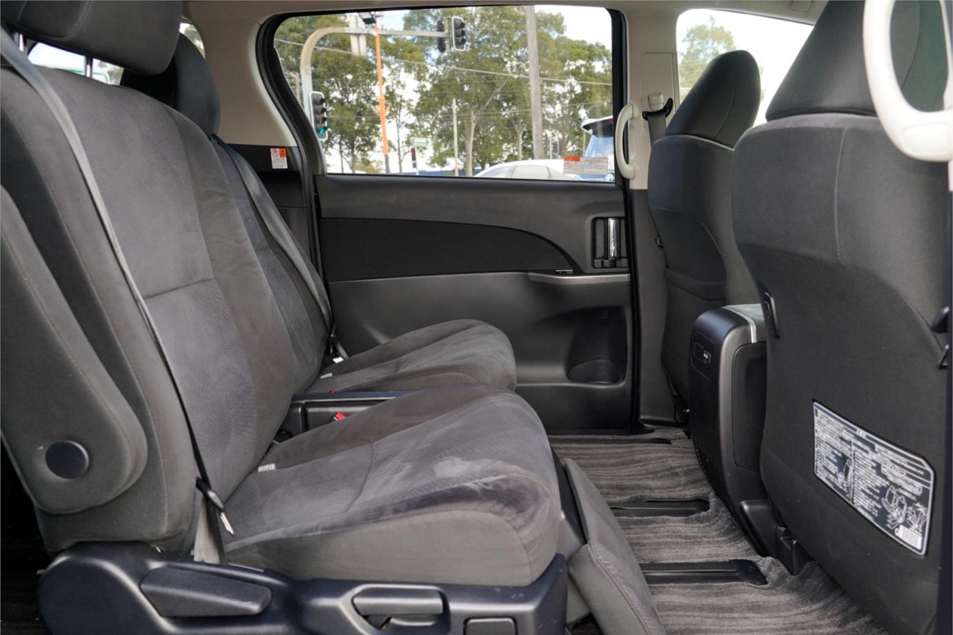 2015 Toyota Estima Aeras Hybrid Exterior 24