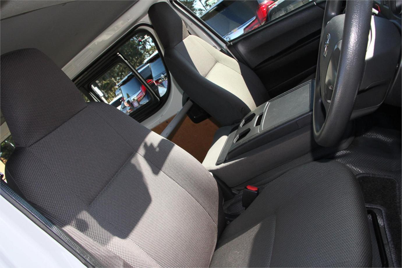 2020 Toyota Hiace Dx (camper Kit) Exterior 2