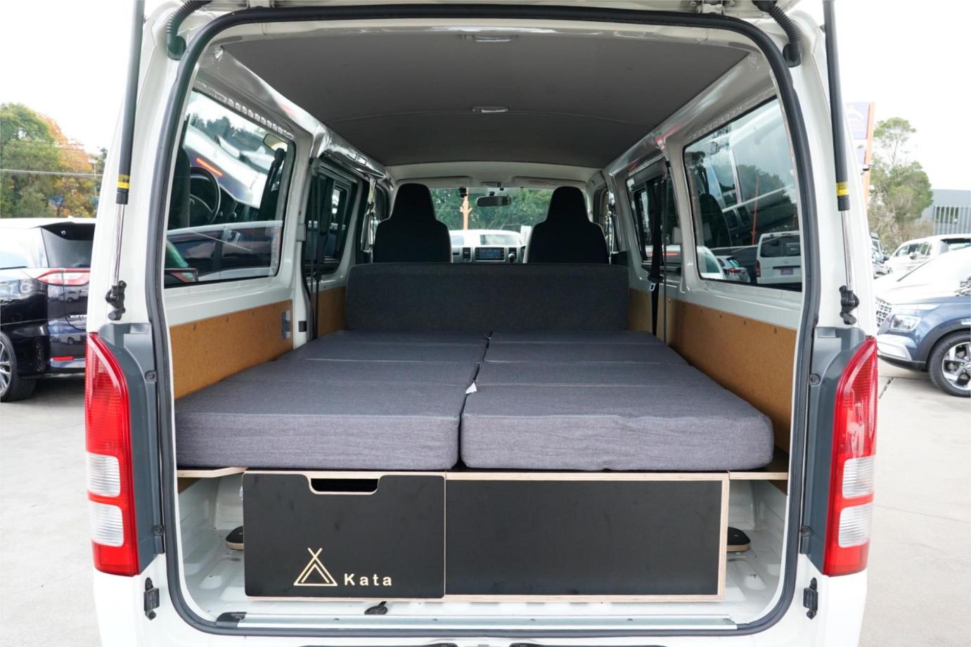 2017 Toyota Hiace Dx (camper Kit) Exterior 14