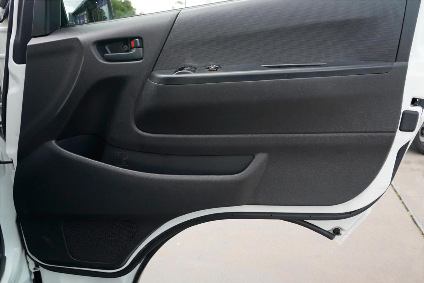 2017 Toyota Hiace Dx (camper Kit) Exterior 26