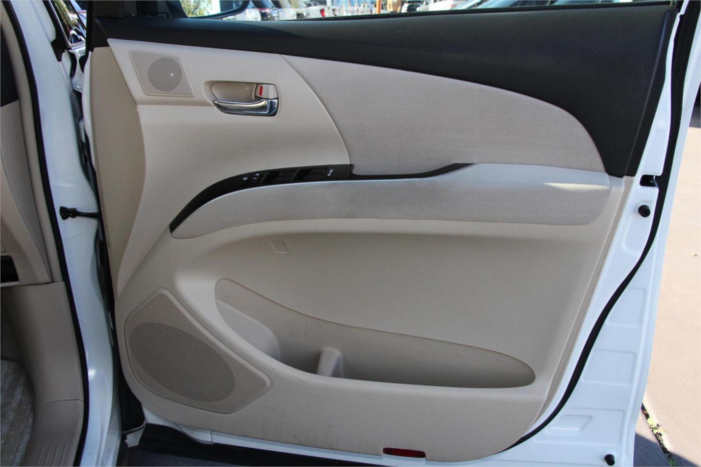 2013 Toyota Estima Aeras Hybrid Exterior 23