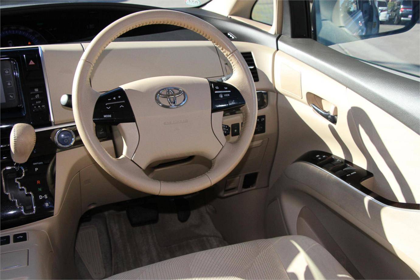 2013 Toyota Estima Aeras Hybrid Exterior 25
