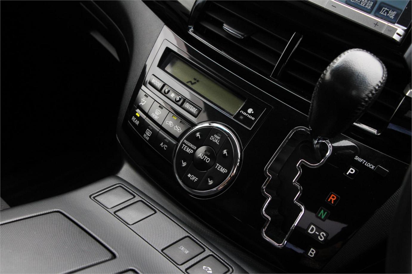 2013 Toyota Estima Hybrid Aeras Premium Exterior 7