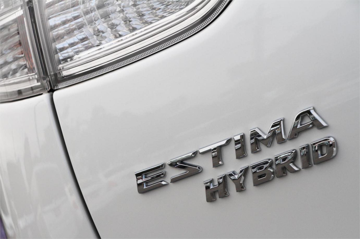 2013 Toyota Estima Hybrid Aeras Premium Exterior 18