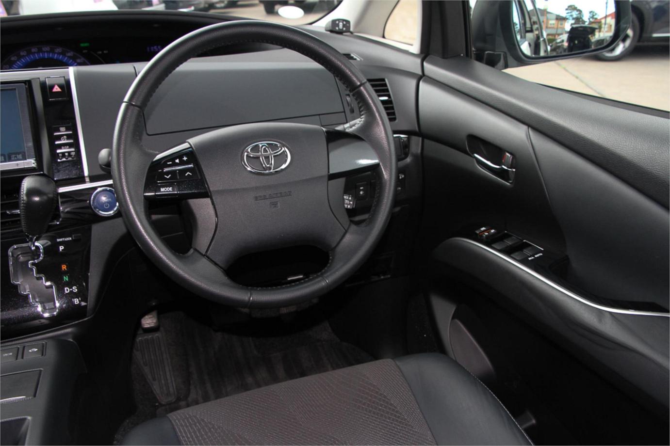 2013 Toyota Estima Hybrid Aeras Premium Exterior 23