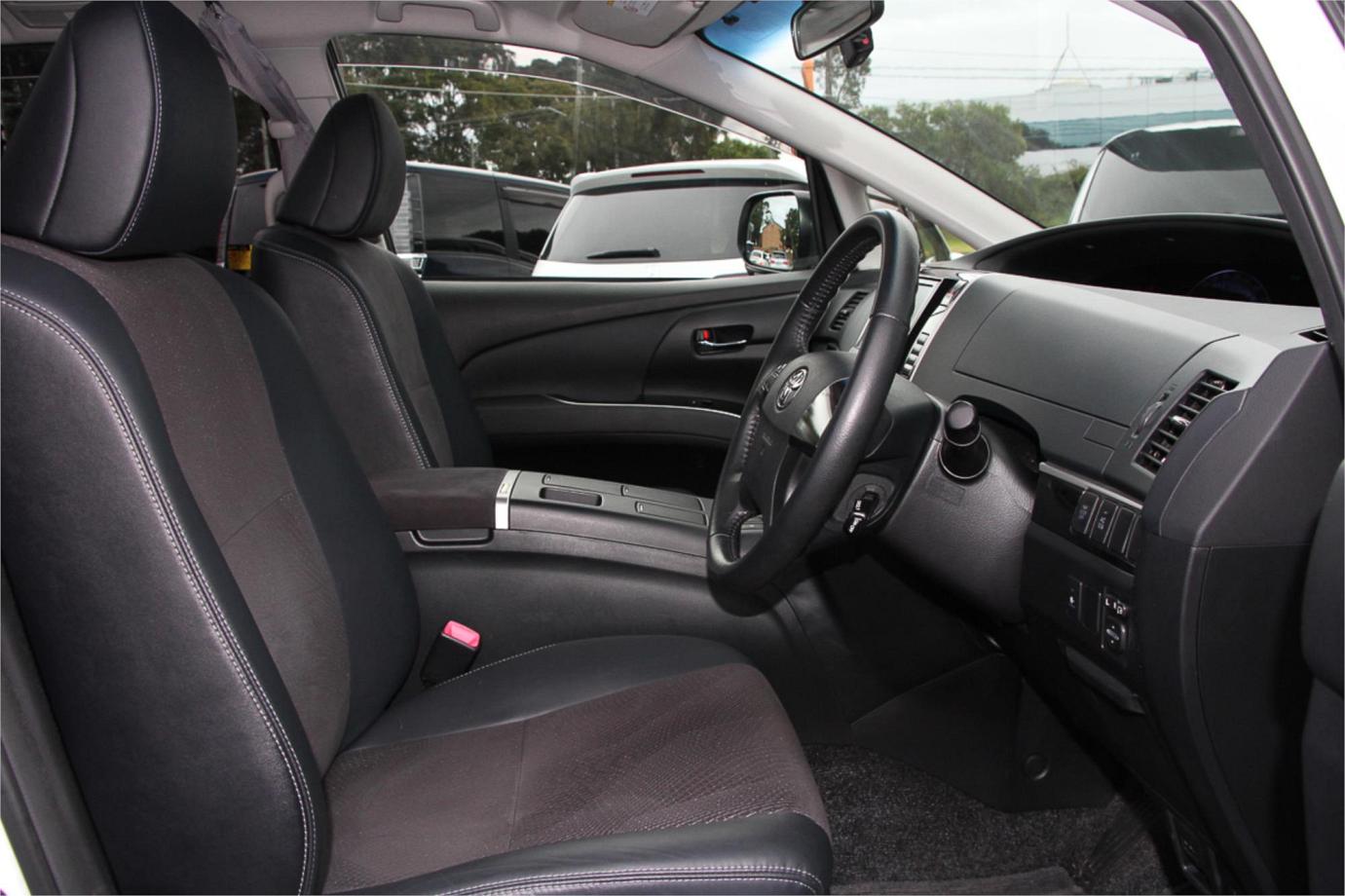 2013 Toyota Estima Hybrid Aeras Premium Exterior 24