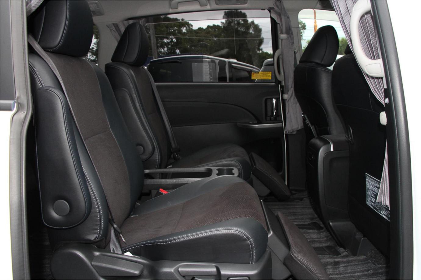 2013 Toyota Estima Hybrid Aeras Premium Exterior 25