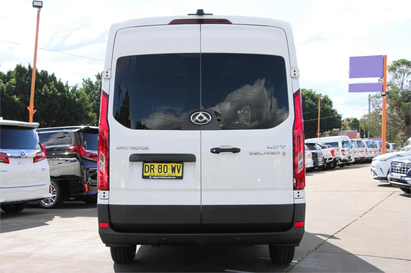 2022 Ldv Deliver 9 Mwb Mid Roof Exterior 15