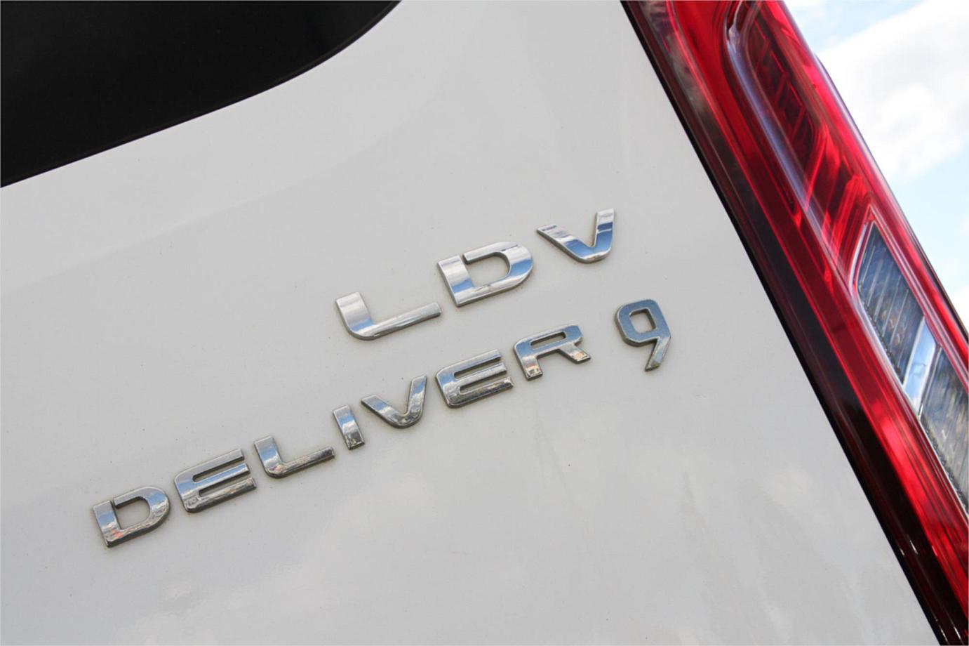 2022 Ldv Deliver 9 Mwb Mid Roof Exterior 17