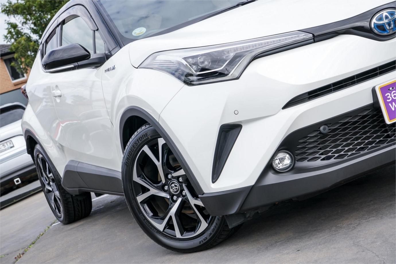 2018 TOYOTA C-HR G TWO TONE (HYBRID) Exterior 12