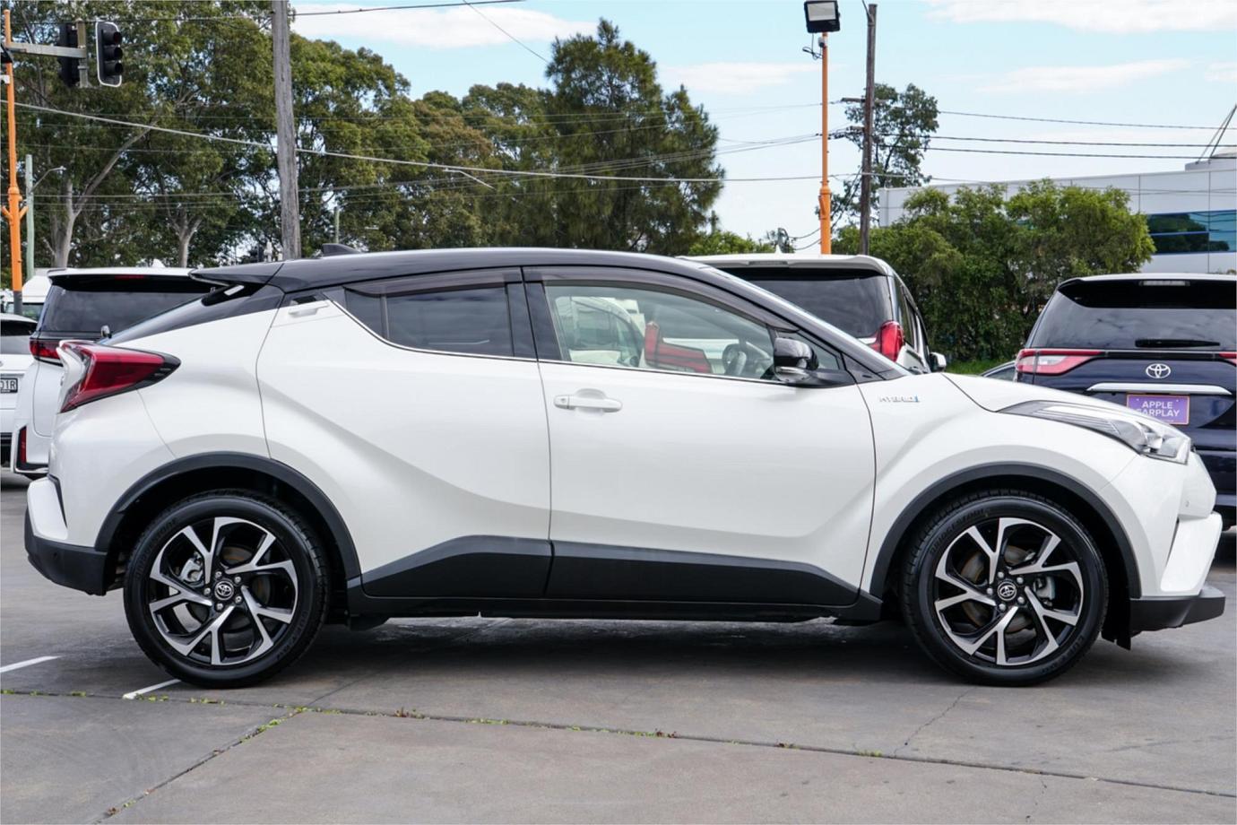 2018 TOYOTA C-HR G TWO TONE (HYBRID) Exterior 13