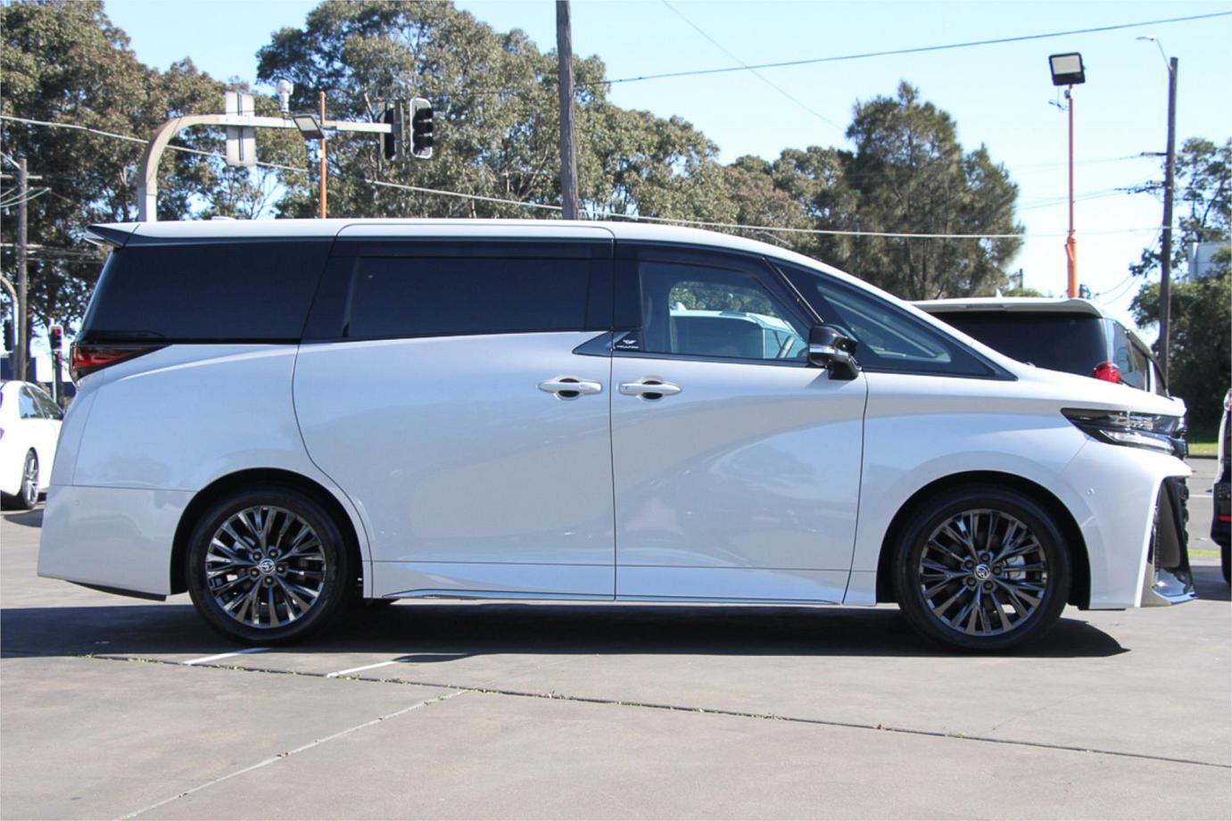2025 Toyota Alphard Z Premier (hybrid) Exterior 22
