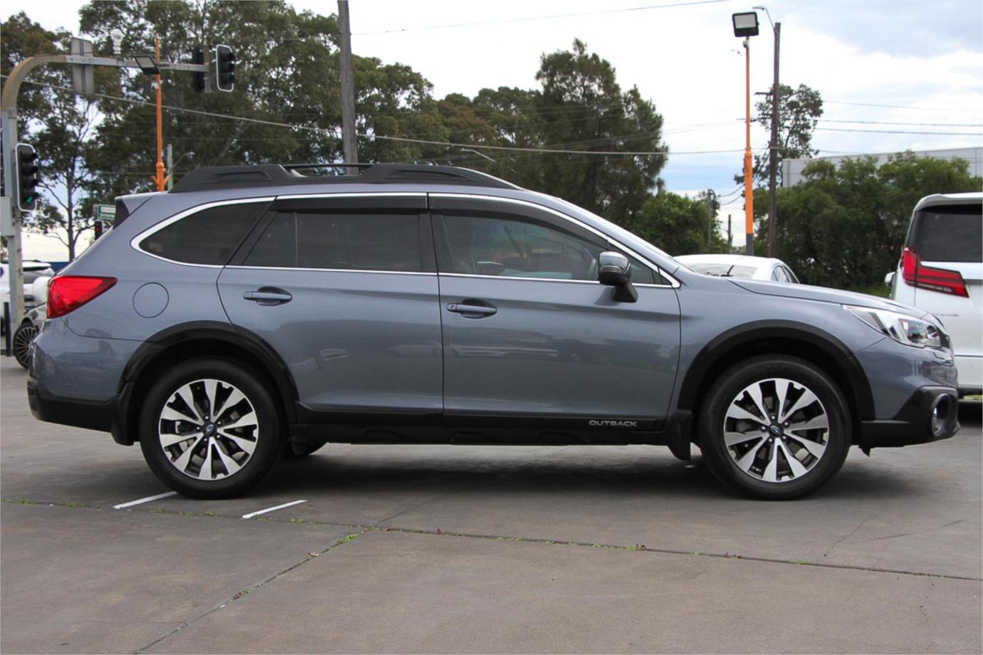 2017 Subaru Outback 2.0d Premium Exterior 14