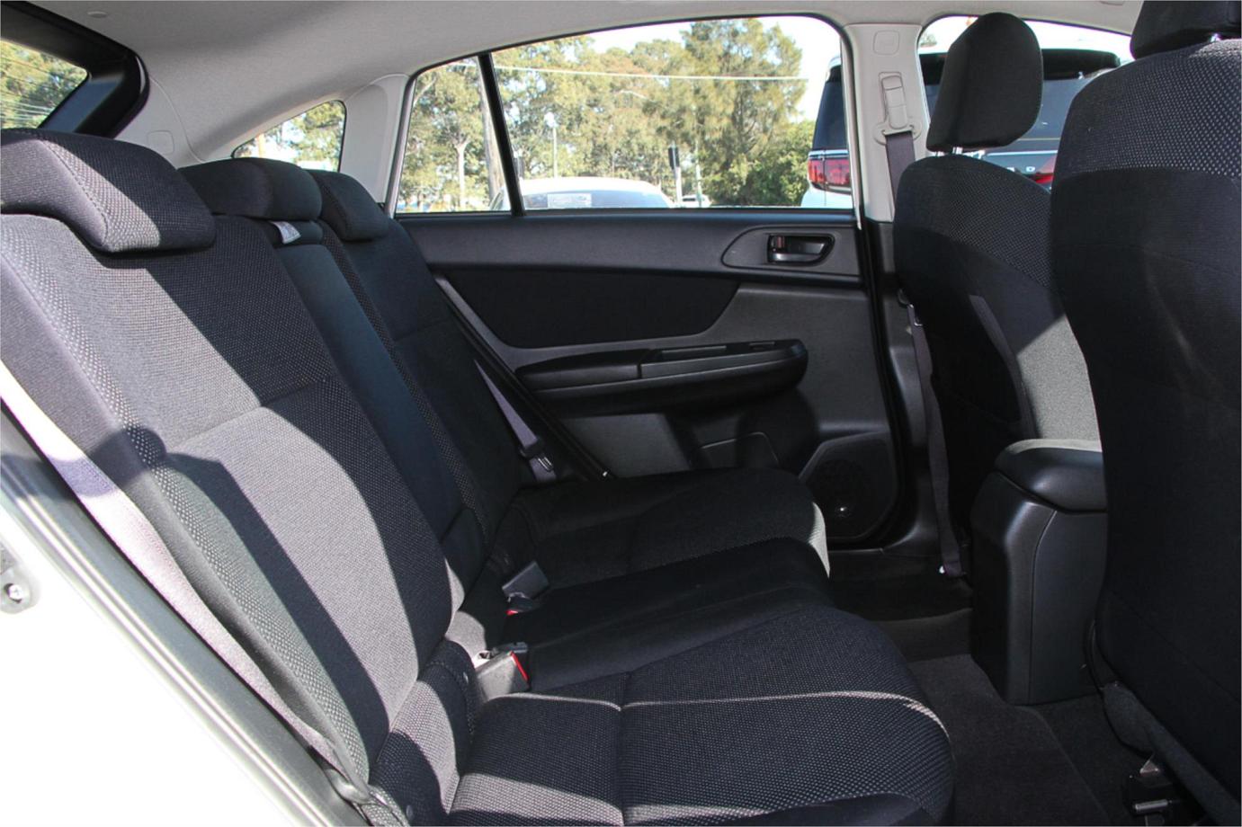 2014 Subaru Impreza 2.0i Exterior 2