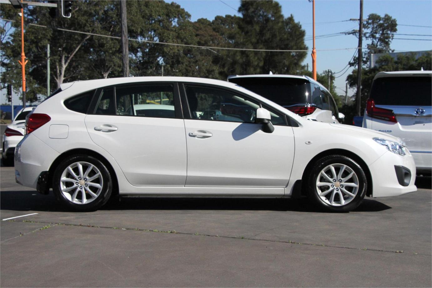 2014 Subaru Impreza 2.0i Exterior 13