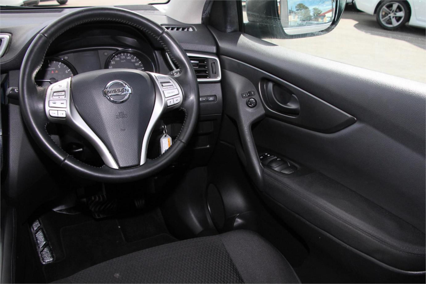 2017 Nissan Qashqai St Exterior 23