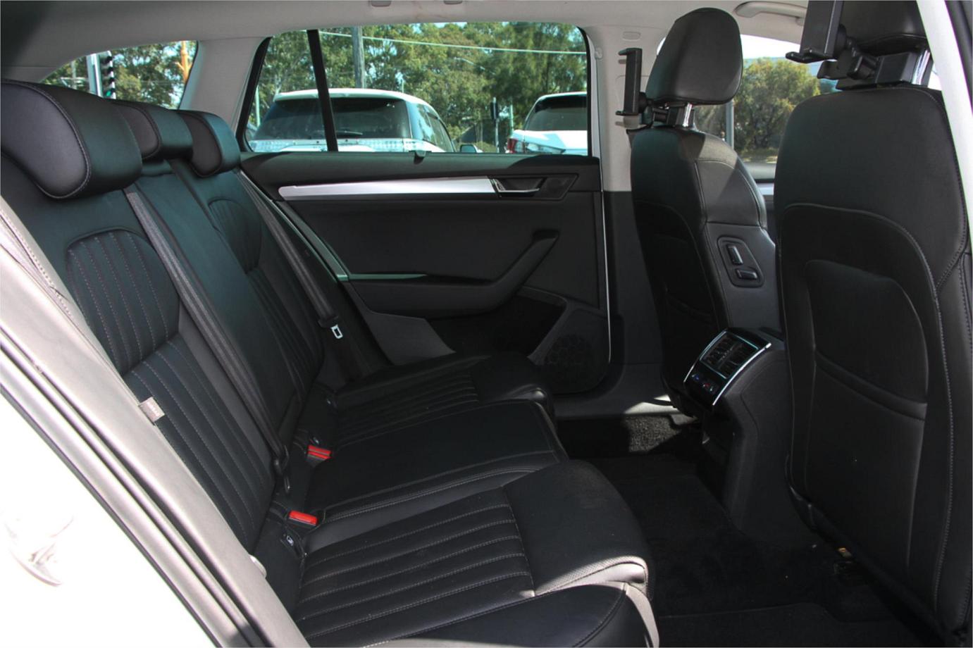 2016 Skoda Superb 206tsi Exterior 2
