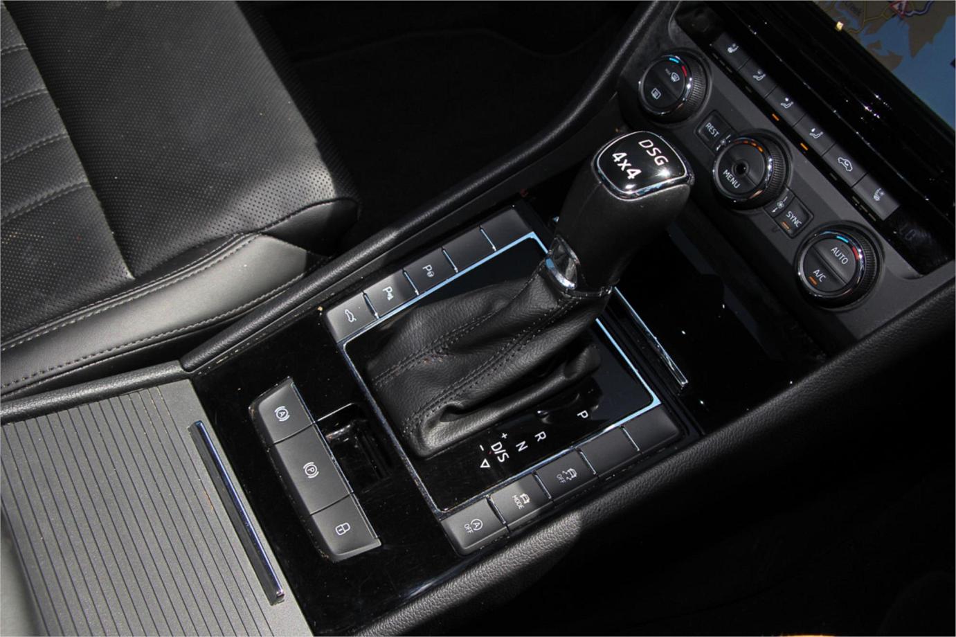 2016 Skoda Superb 206tsi Exterior 9