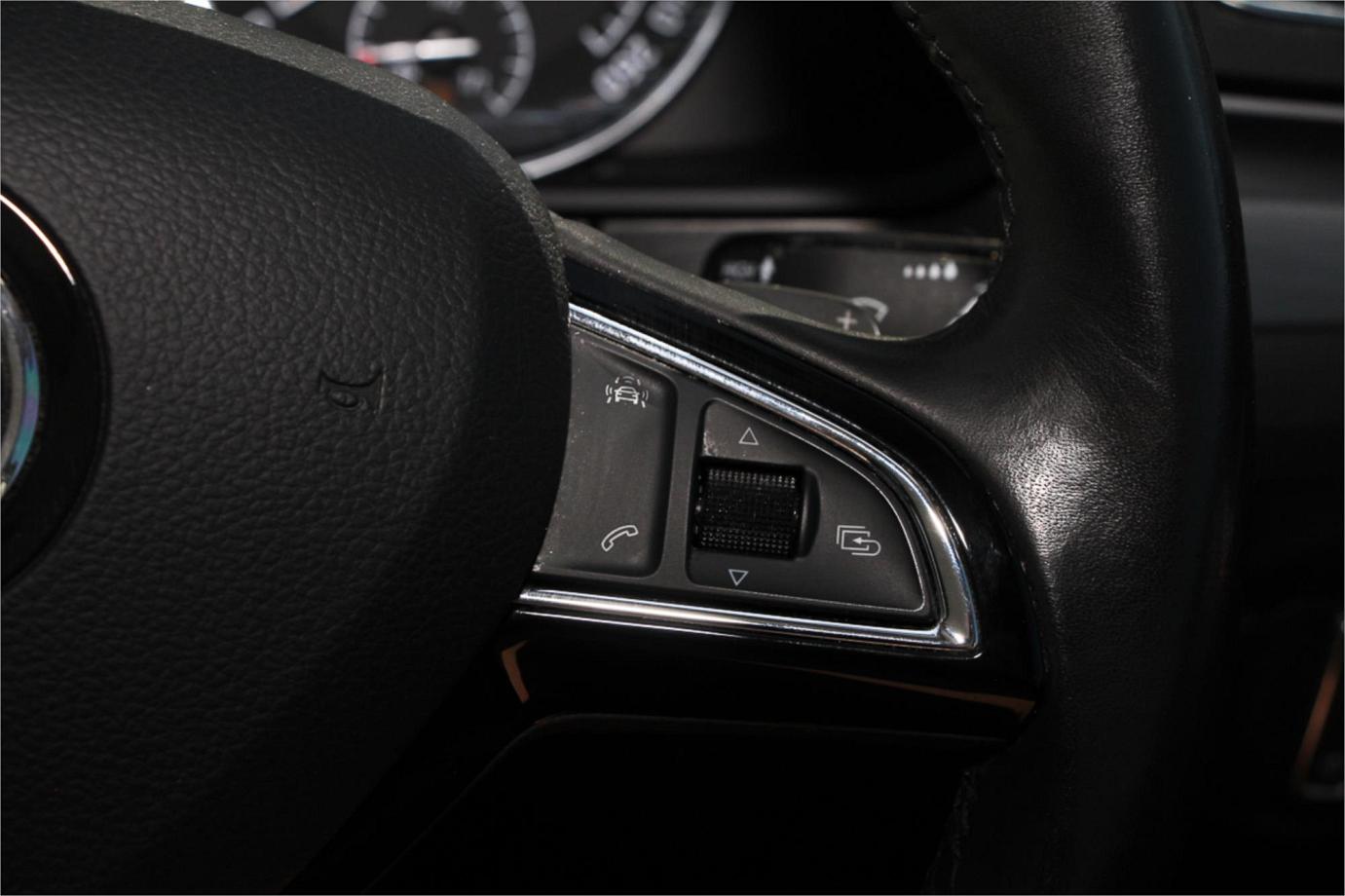 2016 Skoda Superb 206tsi Exterior 11
