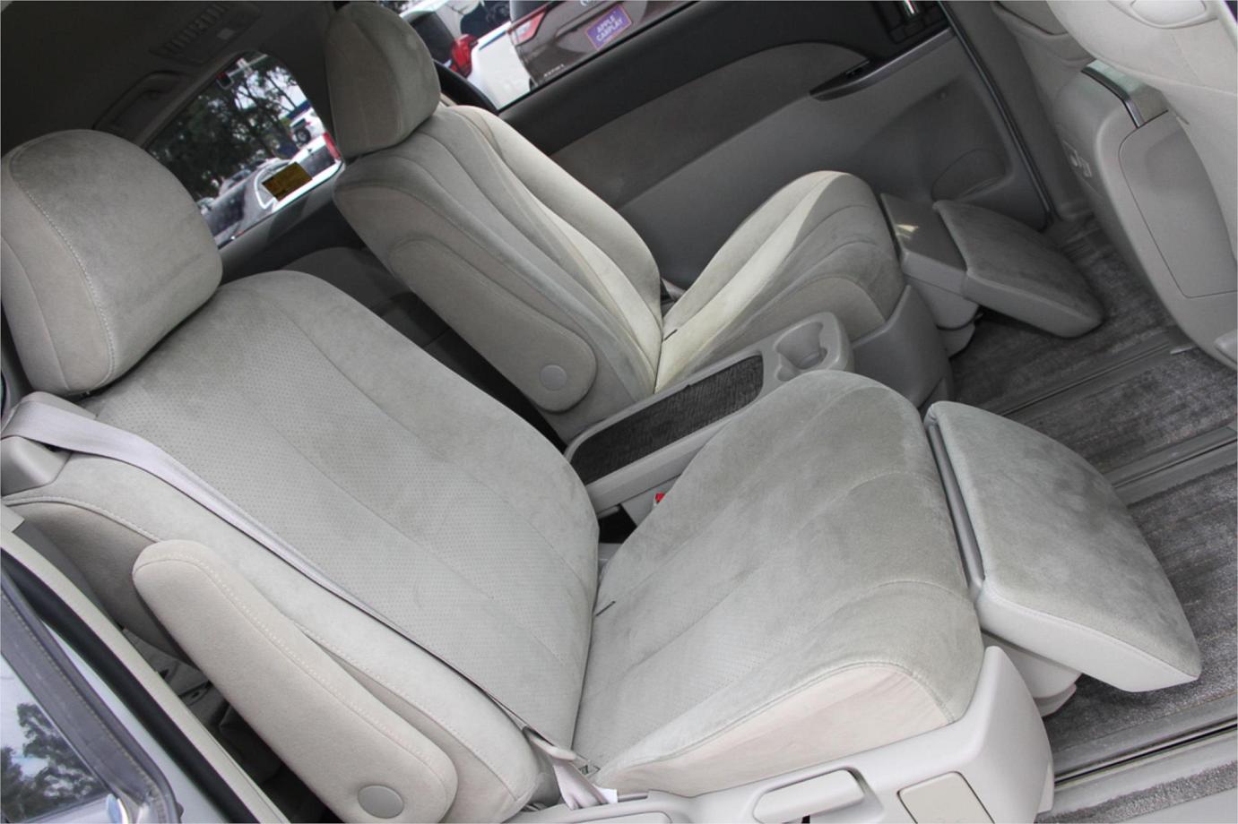 2011 Toyota Estima Hybrid G Exterior 2