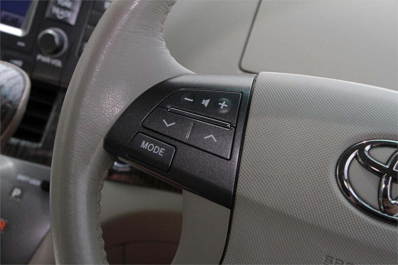 2011 Toyota Estima Hybrid G Exterior 9