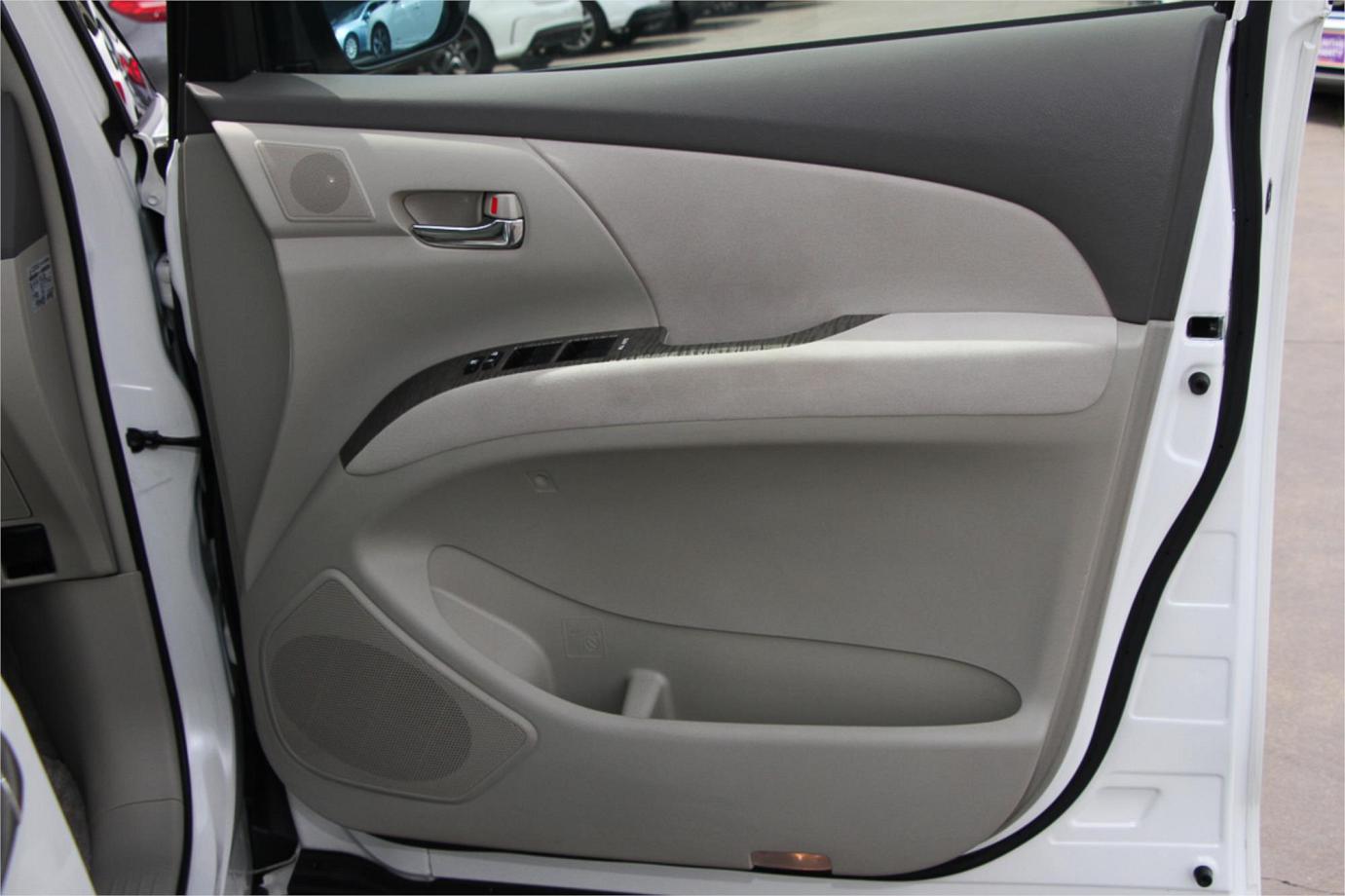 2011 Toyota Estima Hybrid G Exterior 21