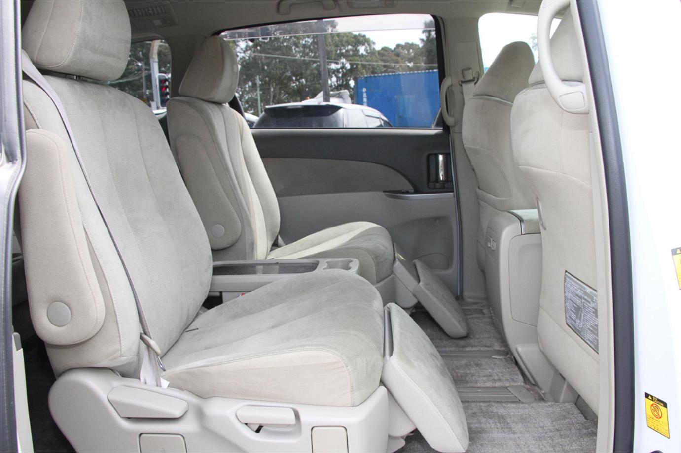 2011 Toyota Estima Hybrid G Exterior 25