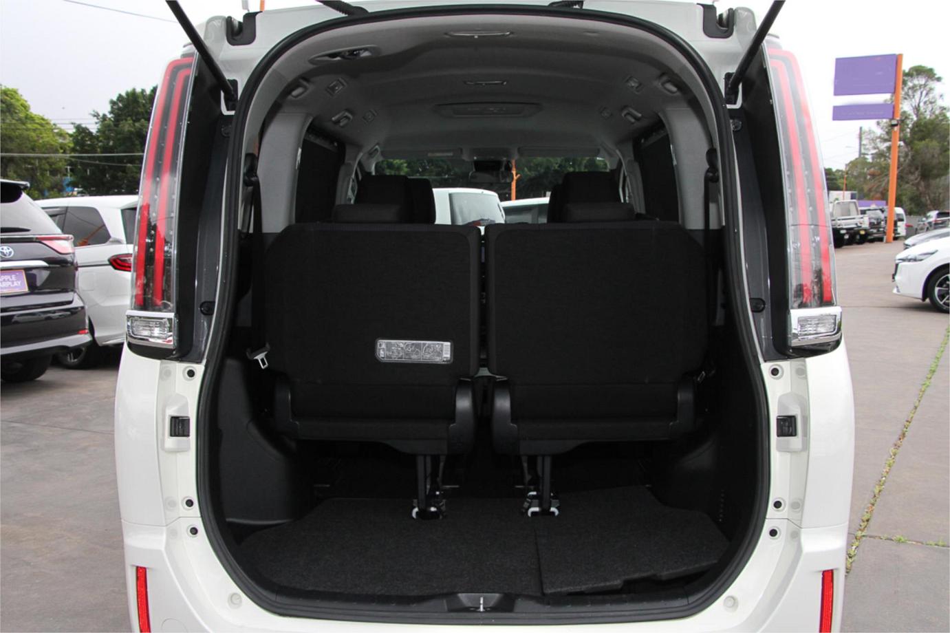 2018 Toyota Noah X (hybrid) Exterior 17