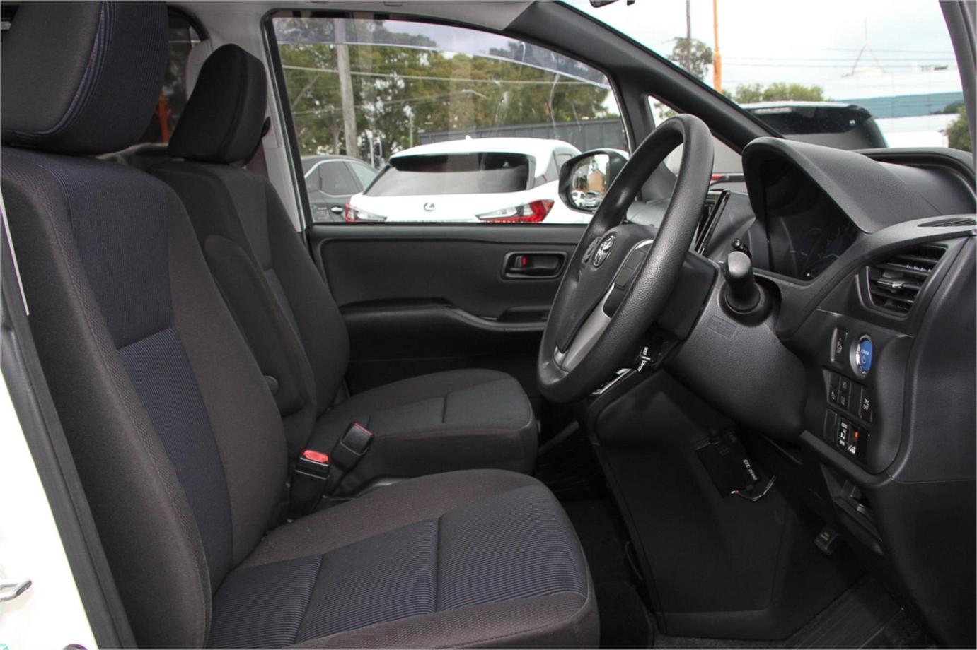 2018 Toyota Noah X (hybrid) Exterior 25