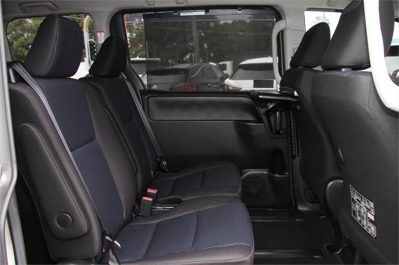 2018 Toyota Noah X (hybrid) Exterior 26